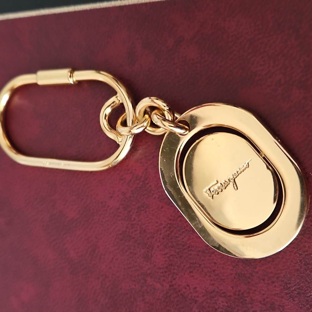 Salvatore Ferragamo Keychain/ Bag Charm. - Picture 5 of 10